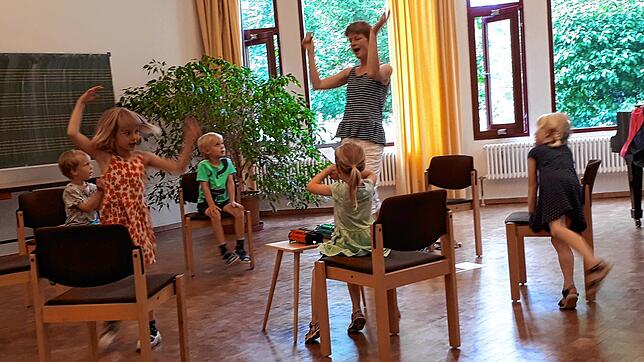 Kantorin Antje Schweizer von der Evangelischen Kirchengemeinde Donaueschingen lädt &ndash; jetzt unter Corona-Bedingungen &ndash; auch ...