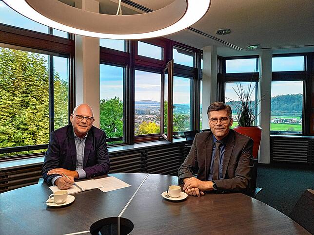 Landrat Martin Kistler (rechts) im Gespräch mit Kai Oldenburg, Leiter der Lokalredaktion Waldshut. Bild: privat, Tobias Herrmann, ...