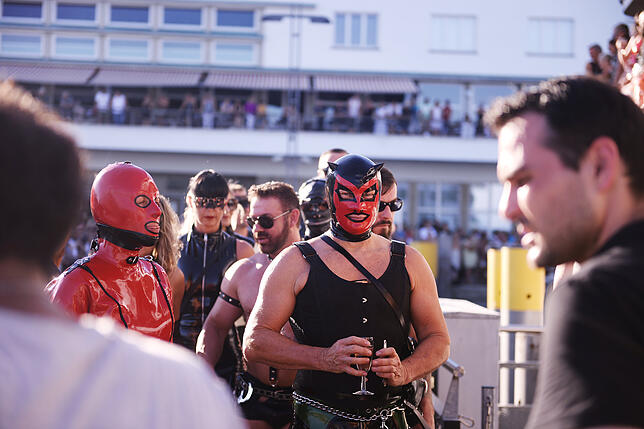 Bild 7: Torture Ship: Das Schaulaufen der Fetisch-Fans in Lack und Leder