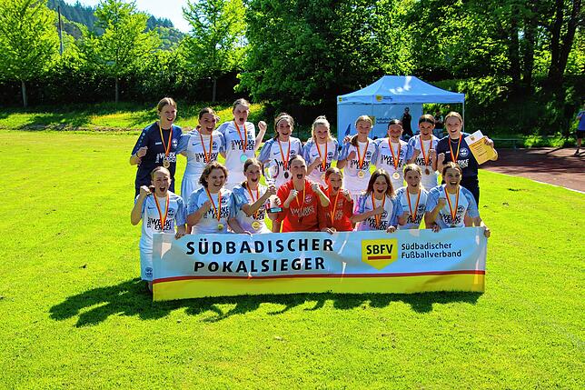 Bild 3: Jubel bei den C-Juniorinnen des Hegauer FV! Unsere Bilder vom Verbandspokal-Finale