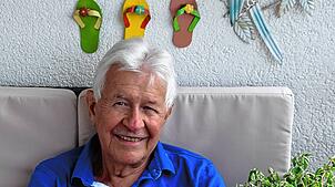 Er darf es sich wahrlich bequem machen – der Pädagoge und Altgemeinderat Wolfgang Lücker feiert in Wallbach seinen 85. Geburtstag.