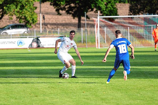 Bild 30: FC Erzingen gewinnt Derby beim SV Jestetten vor 400 Zuschauern mit 3:1 – und wir haben Fotos!