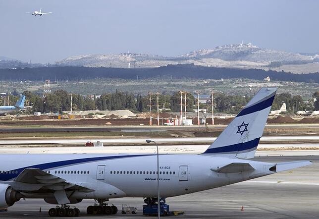 Hackers paralyze websites of Tel Aviv Stock Exchange and El Al Ein Flugzeug der Fluggesellschaft El Al auf dem Flughafen Ben Gurion in Tel Aviv. Hinweis: Hierbei handelt es sich nicht um die über der ...