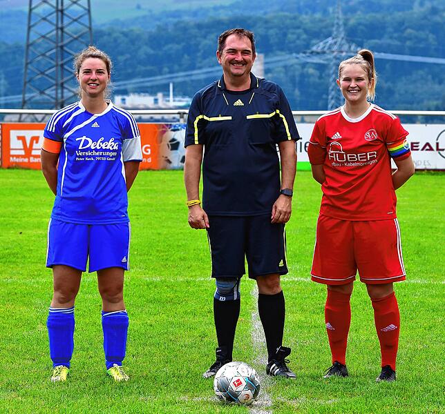 Bild 16: Fußballerinnen des SV Niederhof startet mit deutlichem 11:0-Derbysieg gegen die SG Hotzenwald in die neue Landesliga-Saison