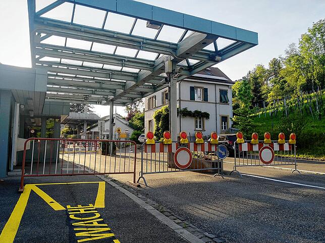 Bild 13: Von Bauzaun zu Bauzaun, von Betonsperre zu Betonsperre: Eine Schweiz-Reise in Bildern entlang der geschlossenen Grenze von Jestetten bis Basel