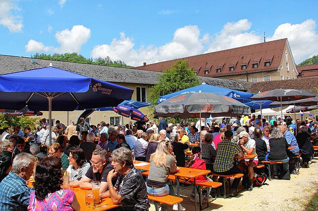 Das Klosterfest der Erzabtei St. Martin in Beuron ist sehr gut besucht. Es findet nur alle zehn Jahre statt.