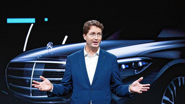 Ola Källenius, Vorstandsvorsitzender der Daimler AG, stellt in Sindelfingen das neue Flaggschiff des Konzerns vor &ndash; die S-Klasse. ...
