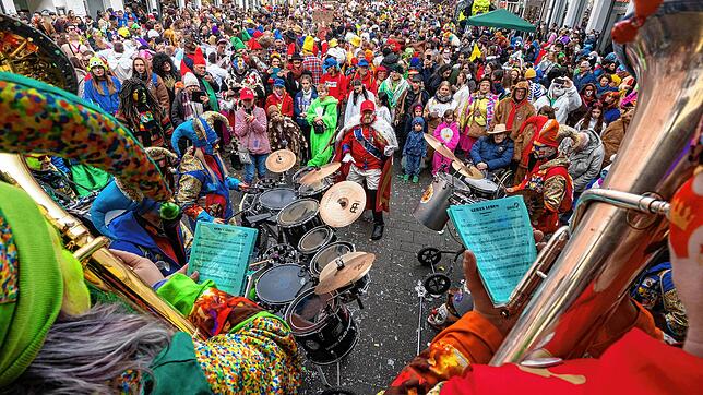 (Archivbild) Konstanz feiert gerne – und groß. Für die Verwaltung sind Veranstaltungen wie die Straßenfasnacht auf der Marktstätte immer ...