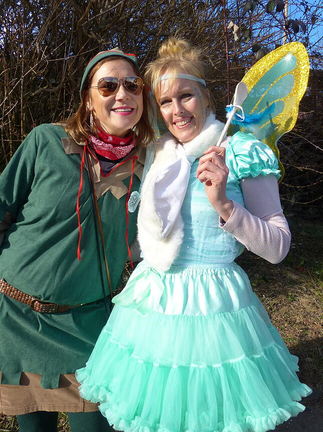 Bezaubernd: Peter Pan (Alexandra Buschle) und Tinker Bell (Sabine Welte).