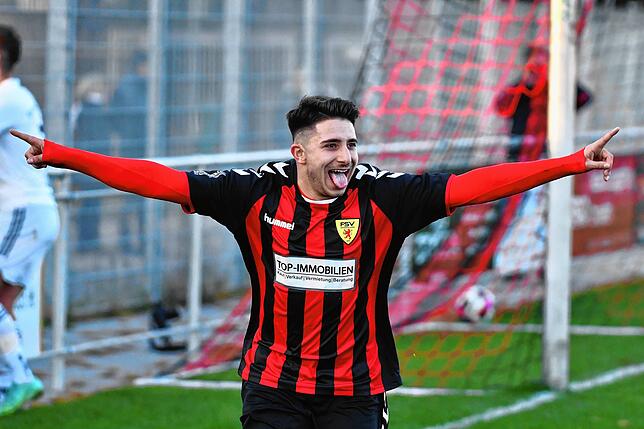 Bild 9: Spitzenreiter FSV Rheinfelden gelingt nur ein 1:1 gegen den SV 08 Laufenburg &ndash; und wir haben die Bilder!