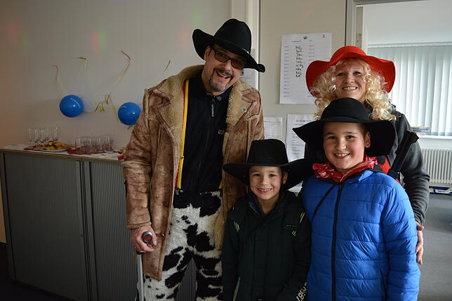 Bild 8: Bilder vom närrischen Besuch in der Markdorfer SÜDKURIER-Redaktion: So bunt und lustig war der Rosenmontag-Vormittag