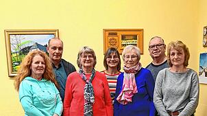 Der bestätigte Vorstand stellt sich zum Foto auf. Im Bild von links Barbara Kieninger, Joachim Kieninger, Clementine Beha, Angelika ...