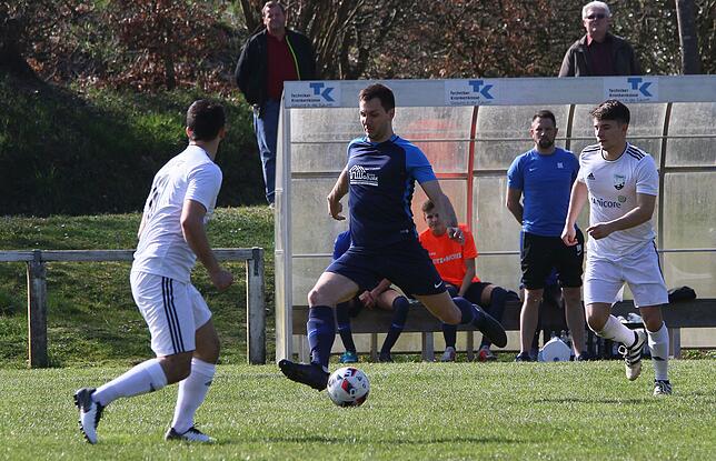 Bild 9: Die Spvgg. Brennet-Öflingen besiegt den FC Wehr mit 3:2 – und wir haben die Bilder