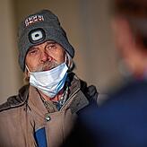 Die Sonntage hat er durchgearbeitet: Nach zwei Jahren beendete Peter Lenk seine große Plastik für Stuttgart, die sein Team nachts ...