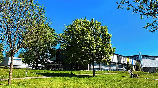 Die Hochschule Hochschule Albstadt-Sigmaringen, hier der Campus in Sigmaringen, hat selber Fachkräftemangel. Dem soll jetzt ...