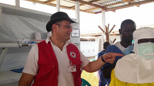 Christoph Dennenmoser (links) hat 2014 bereits in Liberia gegen Ebola gekämpft.