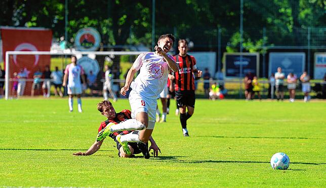 Bild 9: Türk. SV Singen feiert den Oberliga-Aufstieg! Wir waren mit der Kamera dabei.