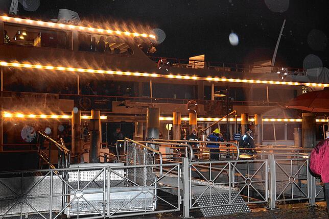 Bild 22: Leinen los fürs Torture Ship: Bilder vom Boarding in Friedrichshafen und Konstanz