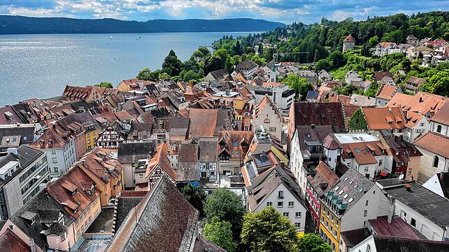 Nach der neuen Landesbauordnung muss Überlingen seine Altstadtsatzung anpassen und auch Solaranlagen weitgehend ohne Einschränkungen ...