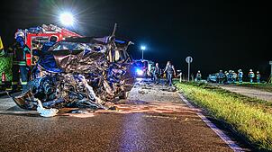 Zwei Männer starben bei dem Verkehrsunfall. (Symbolbild)