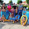 Die Trainerinnen Laura Koch, Ann-Kathrin Krämer, Sarah Ledergerber und Rosa Wiggenhauser (von links) mit Kindern des diesjährigen ...