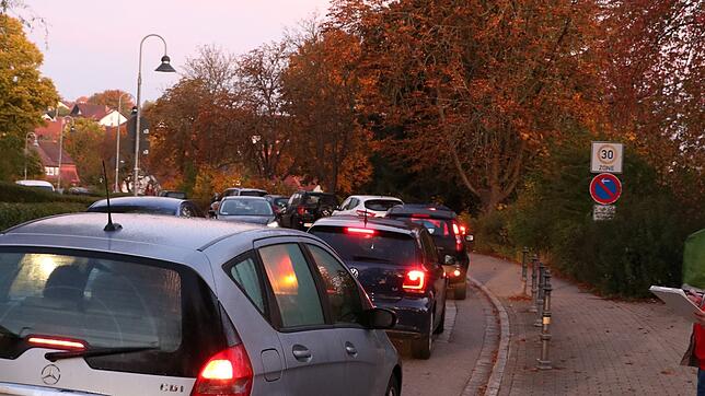 Ein Verkehrschaos wie an der Eichendorffschule soll an der neuen Realschule verhindert werden. Bild: Jens Wursthorn