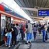 Züge der Schwarzwaldbahn nach Konstanz waren am Pfingstwochenende gefragt. Unser Bild entstand am Samstag im Bahnhof von Singen. Am ...