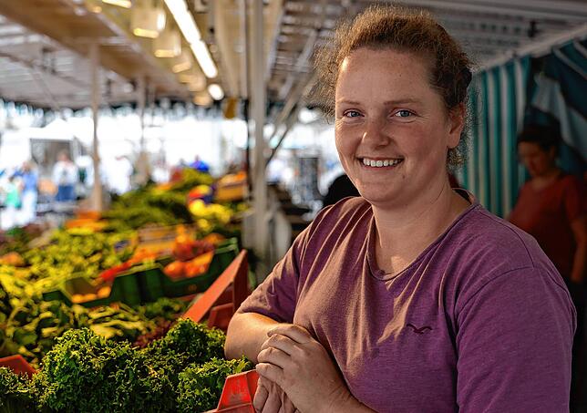 Andrea Fürst an ihrem Stand am Radolfzeller Wochenmarkt.