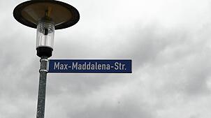 In Gedenken an Max Maddalena gibt es in der Singener Nordstadt eine Straße, die nach dem Riedheimer Opfer des Nazi-Regimes im Zweiten ...