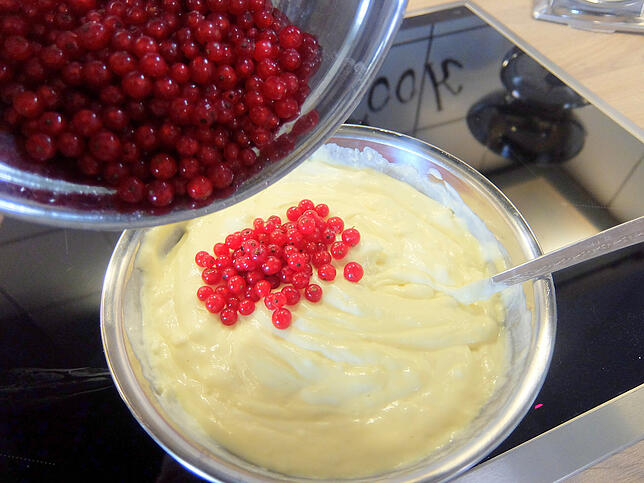 Bild 2: Sommer-Rezept zum Nachbacken: Johannisbeer-Schmandkuchen