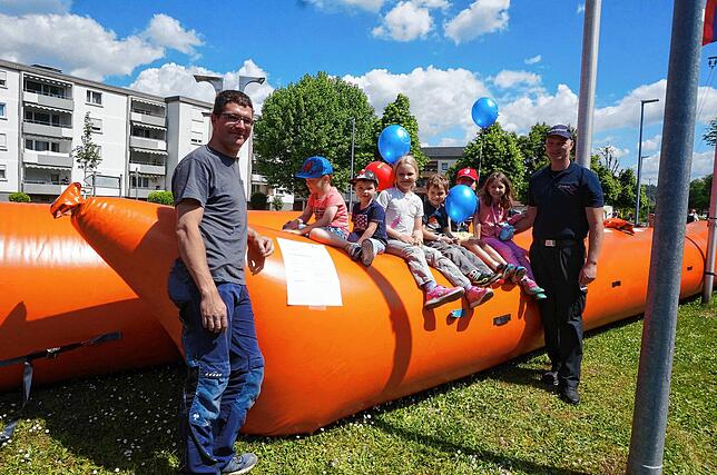 Bild 18: Tag der offenen Tür: die Feuerwehr präsentiert sich