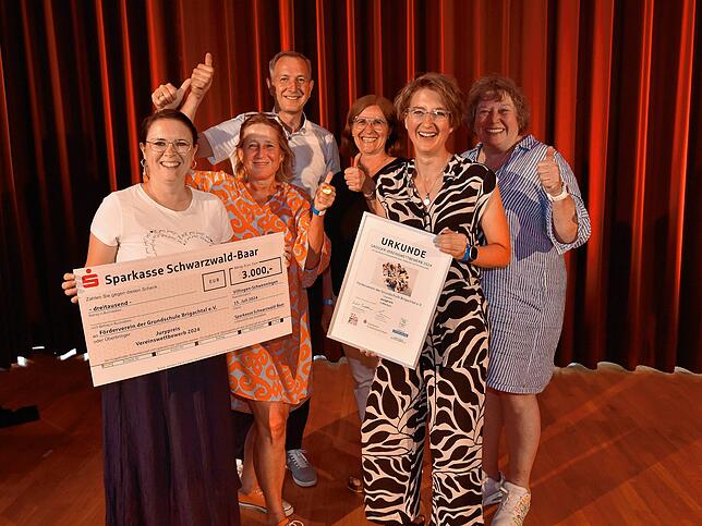 Der Förderkreis der Grundschule Brigachtal überzeugt die Jury mit dem Plan, eine neue gemütliche Leseecke einzurichten. Sie erhalten ...