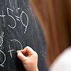 Mathe fällt nicht jedem leicht. Aber es gibt Möglichkeiten, matheschwachen Kindern das Fach im Alltag spielerisch näherzubringen.