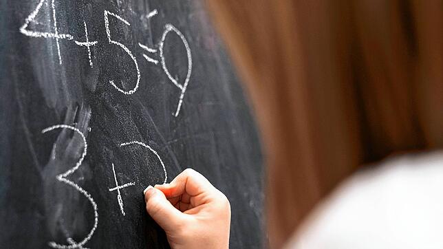 Mathe fällt nicht jedem leicht. Aber es gibt Möglichkeiten, matheschwachen Kindern das Fach im Alltag spielerisch näherzubringen.