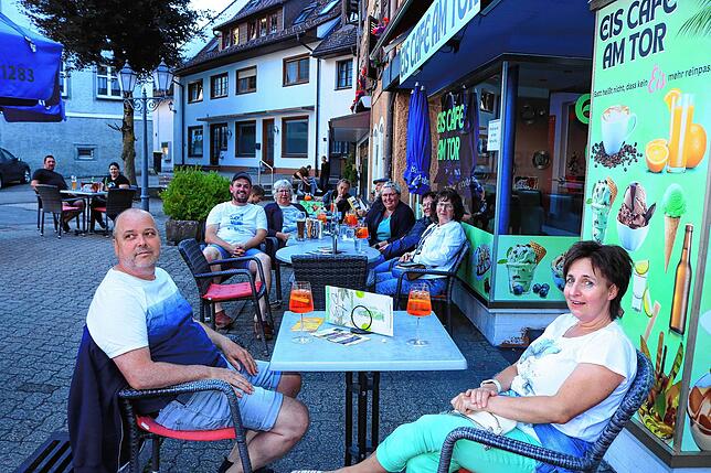 Bild 6: Stadtmusik Löffingen begeistert beim Open-Air-Konzert: Löffinger Städtle ein Klang- und Farbenmeer