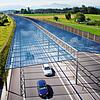 So können sich die Planer die fotovoltaische Überdachung der Autobahn A81 vorstellen.