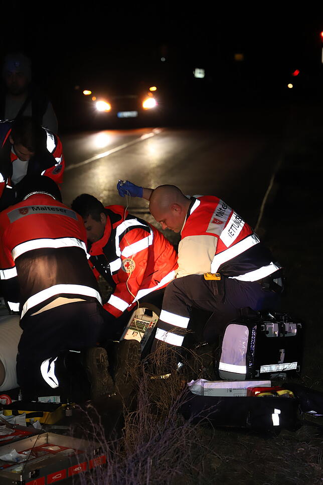 19.50 Uhr: Einsatz um Leben oder Tod nach Schema F. &bdquo;Die Reanimation von Patienten wird häufig geübt, da kann man wenig falsch ...