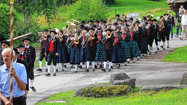 Zwei Tage lang wurde der Schutz der Kirchenpatronin, der Heiligen Anna, gefeiert. Zum Fest gehört traditionell auch die Prozession. ...