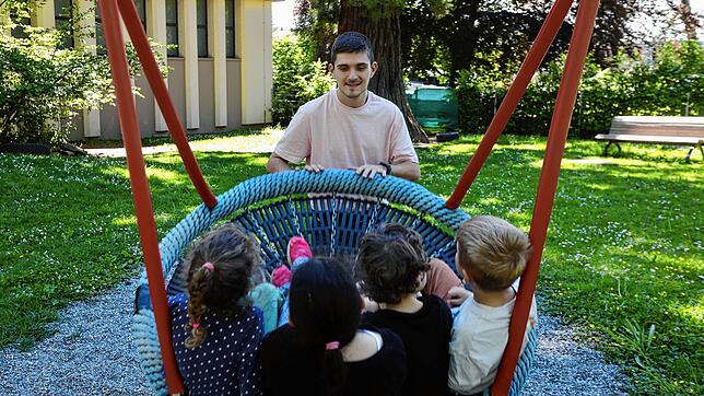 Antonio Fernández ist einer von zehn Menschen aus Spanien, die in Konstanzer Kitas arbeiten, um den Fachkräftemangel zu lindern. Der ...