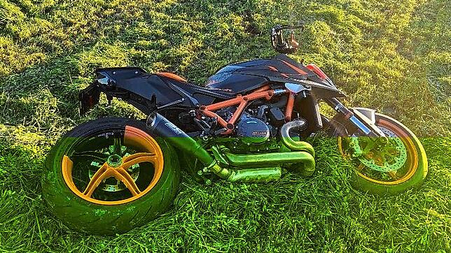 Schwer beschädigt wurde dieses Motorrad bei einem Wildunfall in der Nähe von Schupfart.