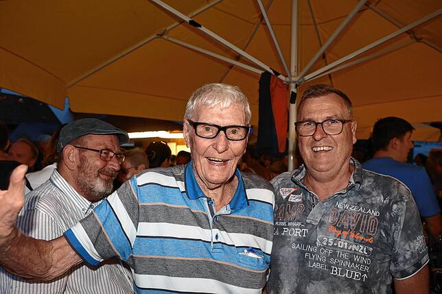 Bild 7: Party im Konstanzer Vorort: Auf dem Dingelsdorfer Herbstfest treffen sich Jung und Alt