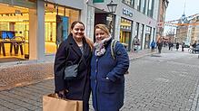 Jasmin (links) und Monika Schnegg aus dem Aargau sind in Konstanz zu einem besonderen Anlass unterwegs: Jasmin Schnegg möchte hier ihr ...