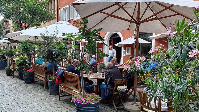 Die Pfingstferien lockten wieder Touristen und Einheimische in die Konstanzer Innenstadt. Doch die dortigen Wirte haben zunehmend Probleme.