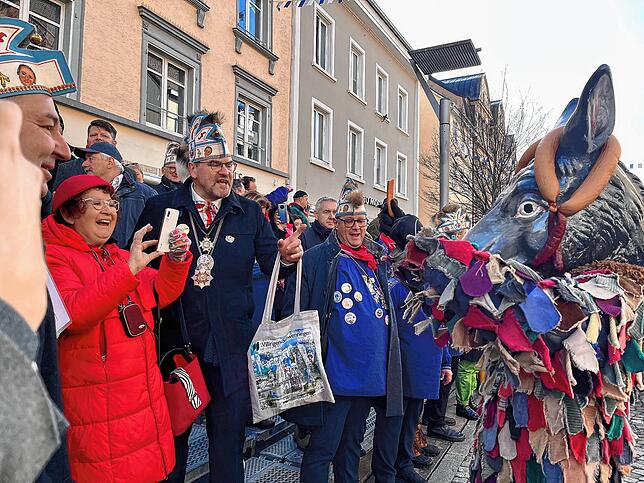 Bild 22: Fasnet: Und der Ministerpräsident feiert mit (1)