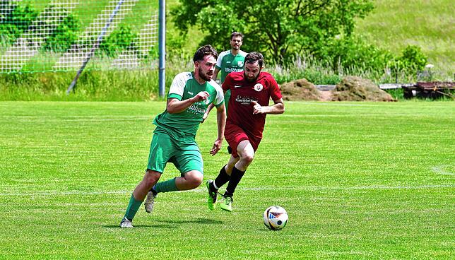 Bild 17: SV Waldhaus II gewinnt Kellerduell gegen DTFV Bad Säckingen mit 2:1 – und wir haben Fotos!