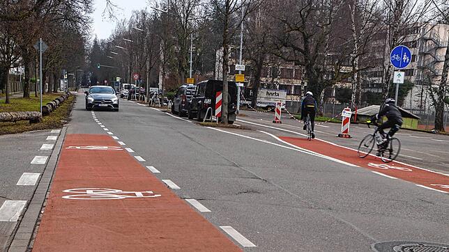 Die Eichhornstraße hat mit den Fahrradschutzstreifen erst jüngst ein anderes Gesicht bekommen. Eine weitere Änderung gäbe es, wenn eine ...