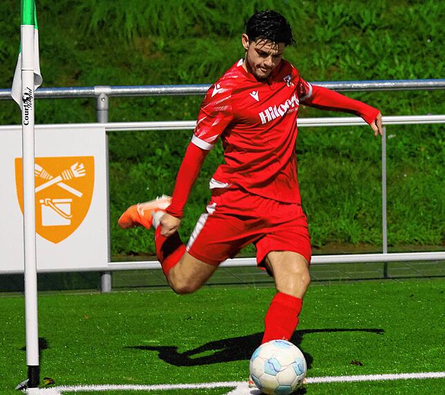 Traumtor reicht nicht: Aaron Zimmermann, der vor wenigen Tagen seinen 23. Geburtstag feierte, traf zwar für die SG Weilheim/Gurtweil ...