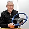 Ein Airbag in diesem BMW-Lenkrad? 1990 war das noch unvorstellbar. Nicht so für Ingenieur Dieter Schaper aus Villingen, der mit seinem ...
