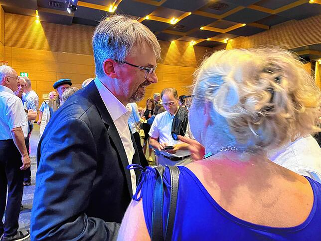 Bild 9: Martin Gruner gewinnt OB-Wahl – In der Stadthalle wird gefeiert