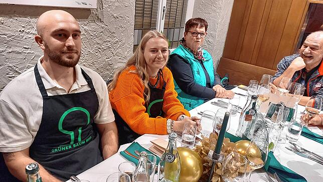 Bild 3: Ein kulinarischer Traum: Das Küchenfest im Grünen Baum in Moos (1/2)